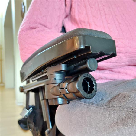 RAM® Universal Wheelchair Base with Quick Release & Swivel Feature